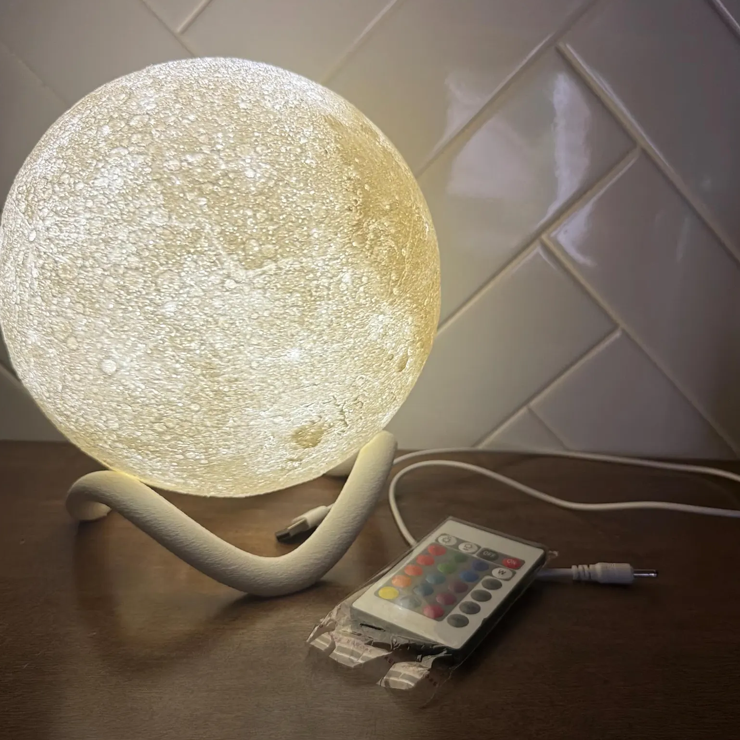 Textured Lunar‑Themed Globe Lamp Remote‑Controlled Ambient Night Light For Interior Styling
