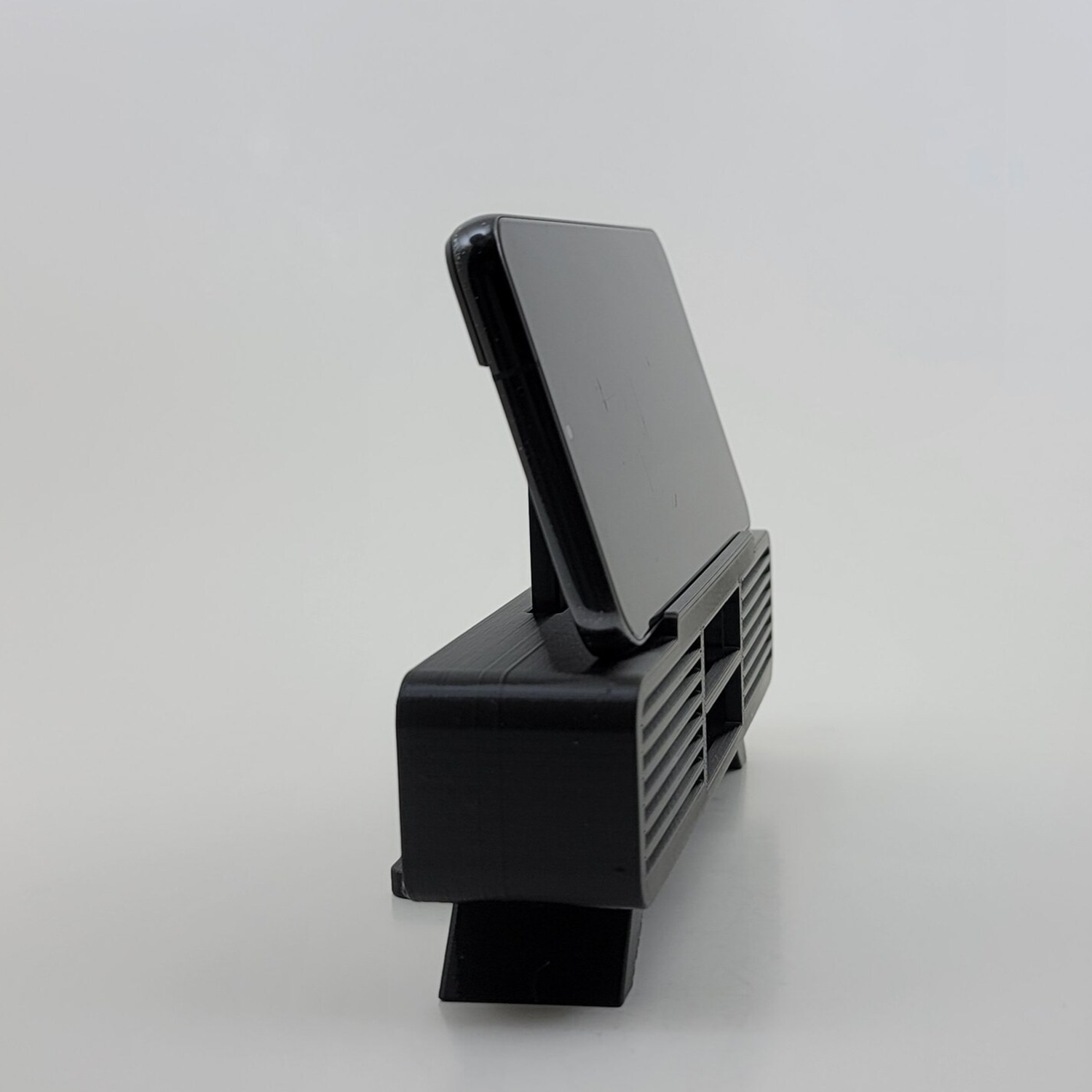 Retro Television‑Shaped Desktop Phone Cradle For Hands‑Free Viewing And Desk Tidy Setup