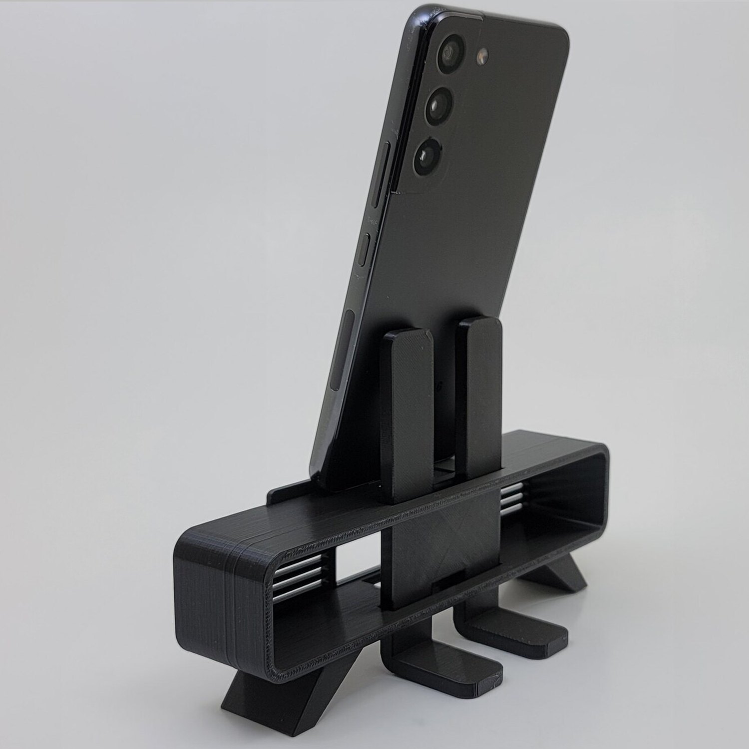 Retro Television‑Shaped Desktop Phone Cradle For Hands‑Free Viewing And Desk Tidy Setup